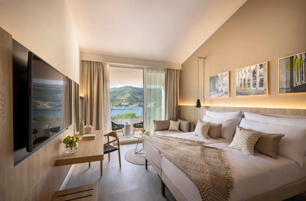 Valamar Tirena Hotel Dubrovnik Doppelzimmer Superior Balkon Meerblick Bett Tv