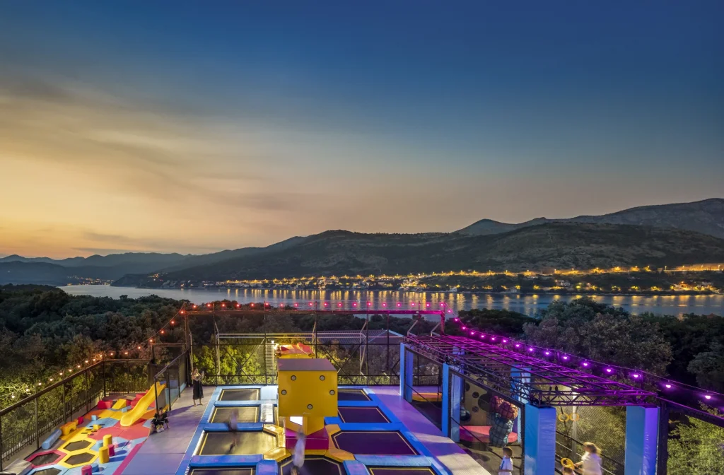 Valamar Tirena Hotel Dubrovnik Maro World Trampoline Park Nacht