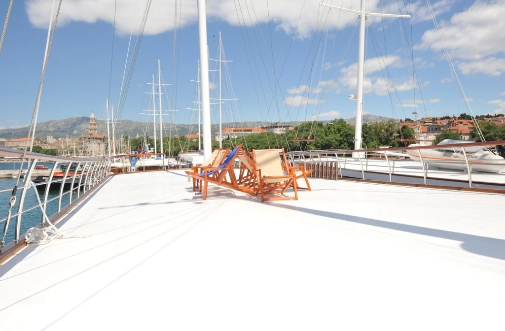 Schiff Inselhuepfen Kreuzfahrt Dionis Restaurant Auf Deck
