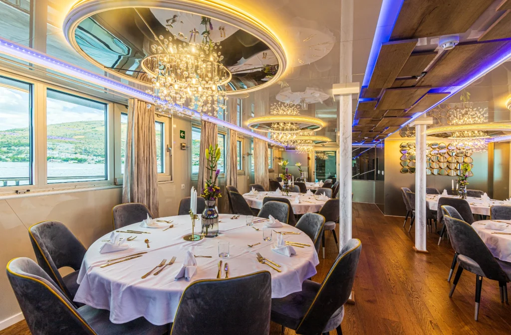 Schiff Premier Restaurant