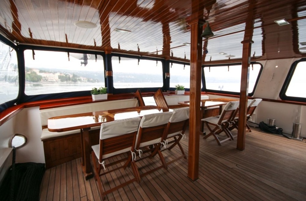 Schiff Msmorena Essbereich2