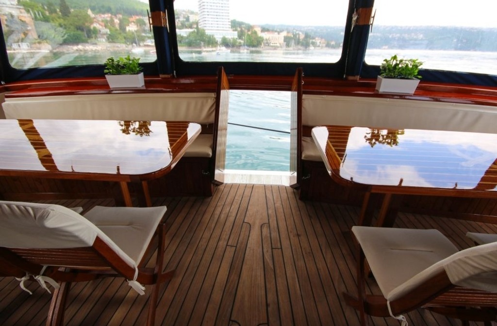 Schiff Msmorena Essbereich
