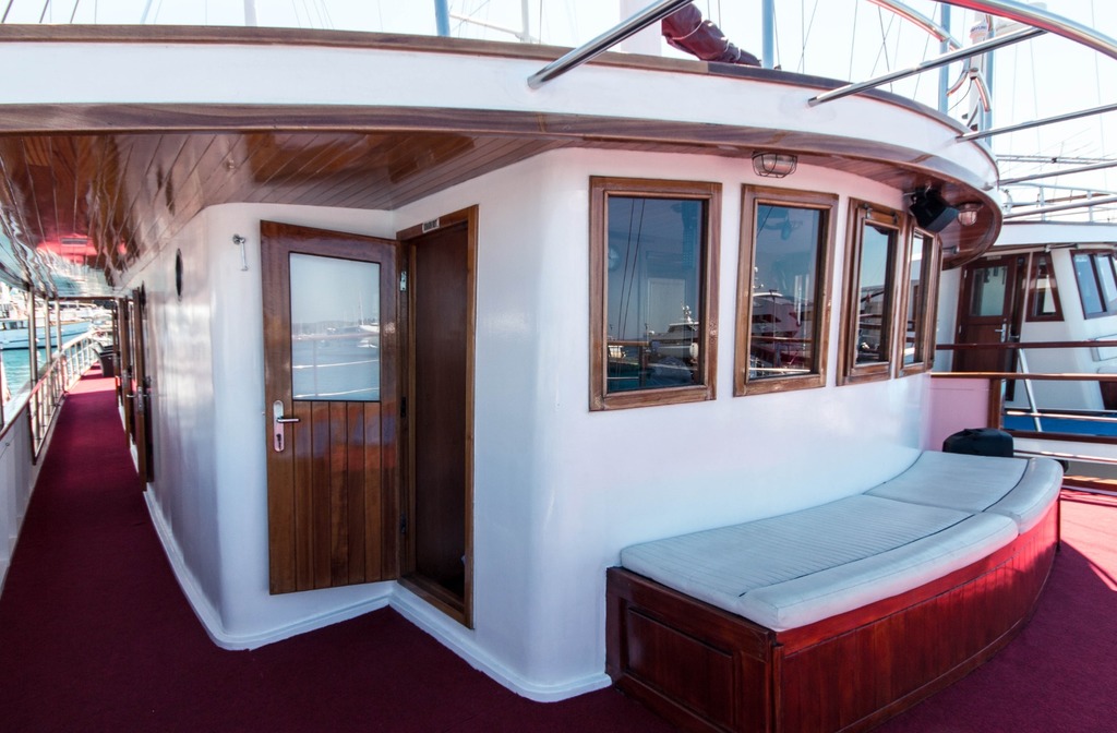 Schiff Kroatien Kreuzfahrt Meridijan Gang