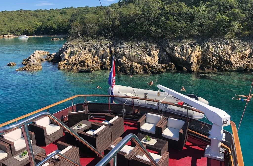 Schiff Kroatien Kreuzfahrt Meridijan Deck