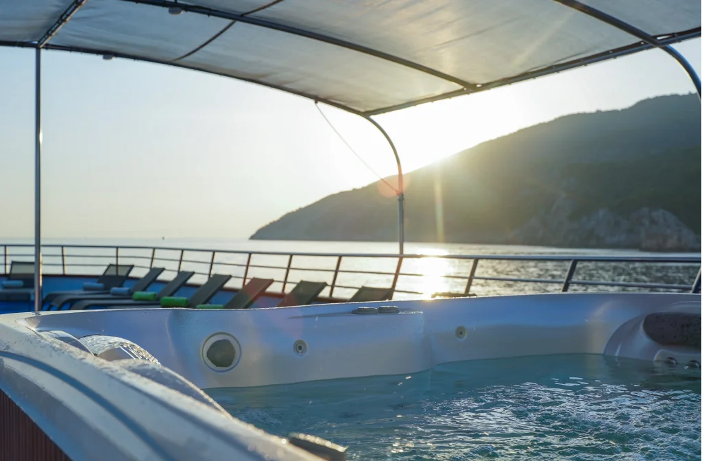 Schiff Spledid Sonnendeck Jacuzzi