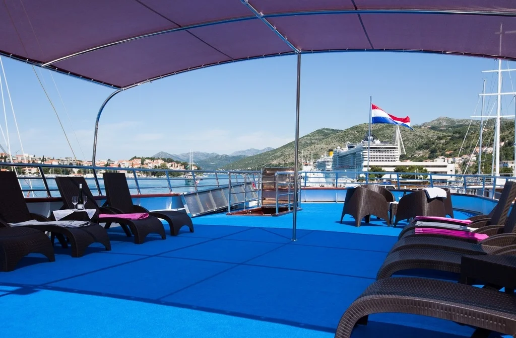 Schiff Inselhuepfen Kreuzfahrt Splendid Sonnendeck