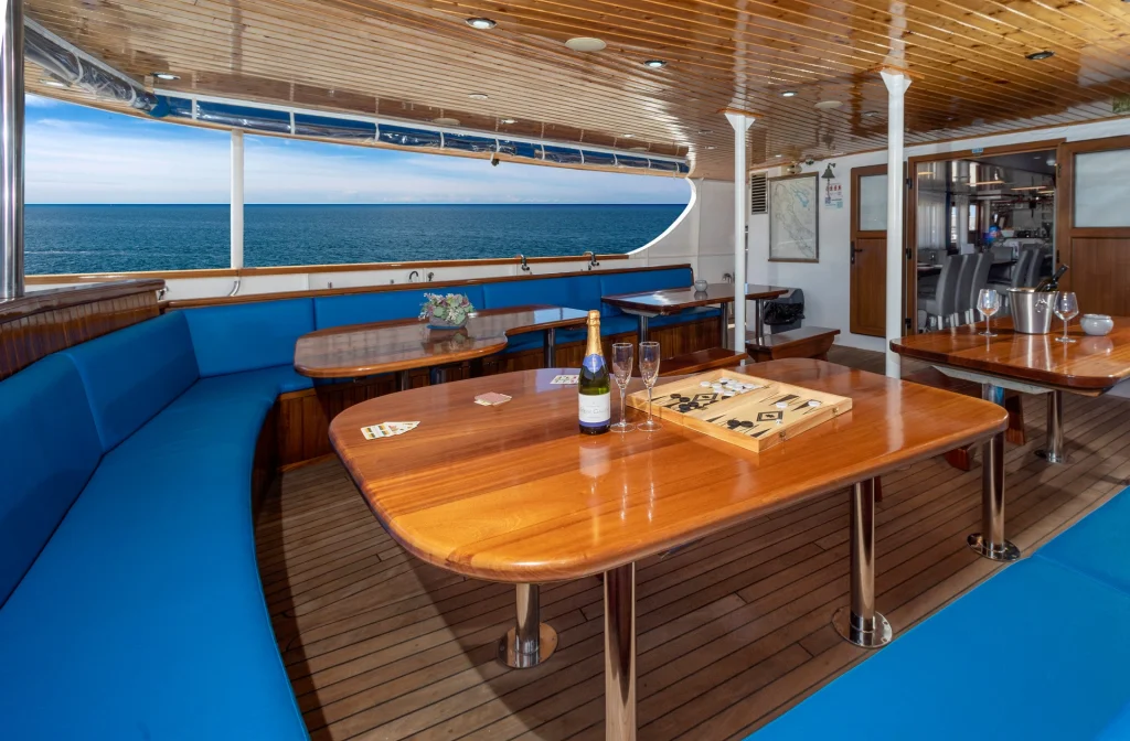 Schiff Aria Heck Lounge