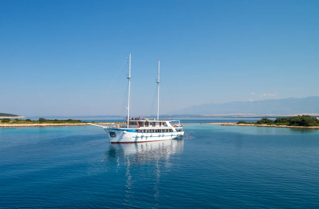 Schiff Aria Aussenansicht Von Vorne