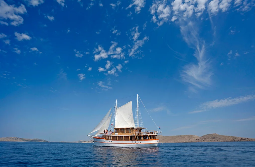 Schiff Dalmatino Aussenansicht Backbord Kornati
