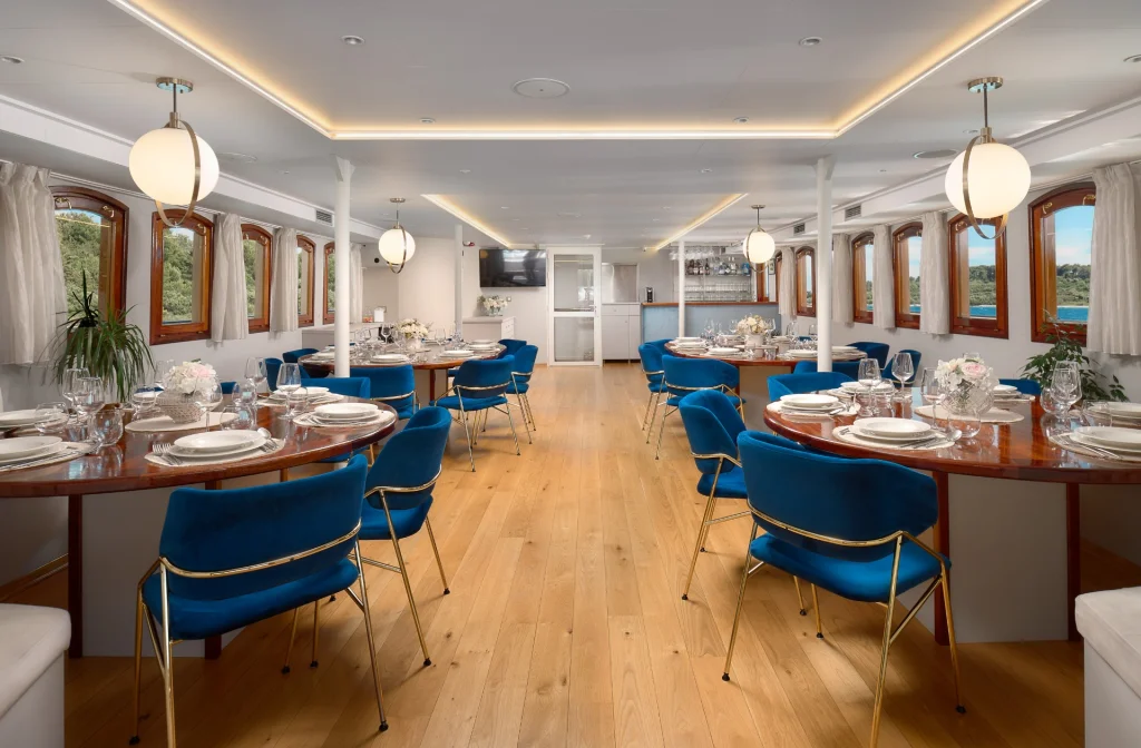 Schiff Bellezza Restaurant