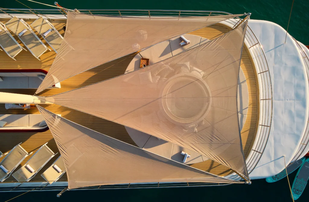 Schiff Bellezza Sonnendeck Jacuzzi