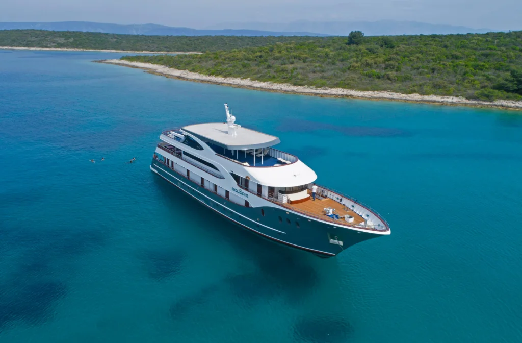 Schiff Solaris Aussenansicht Bug