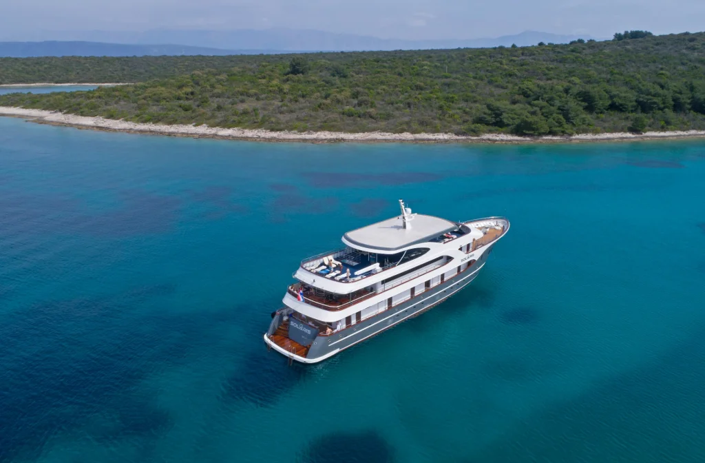 Schiff Solaris Aussenansicht Heck