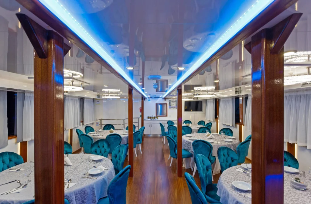 Schiff Solaris Restaurant