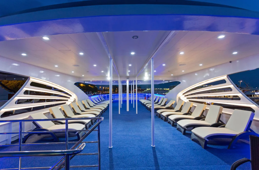 Schiff Solaris Sonnendeck