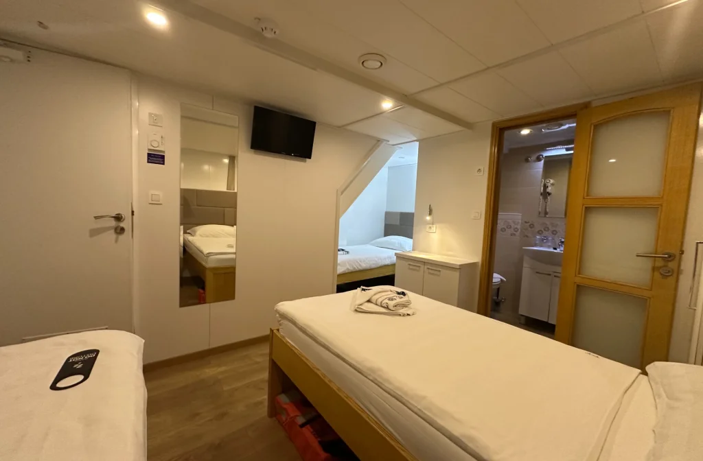 Schiff Elixir Kabine Auf Unterdeck Dreibett