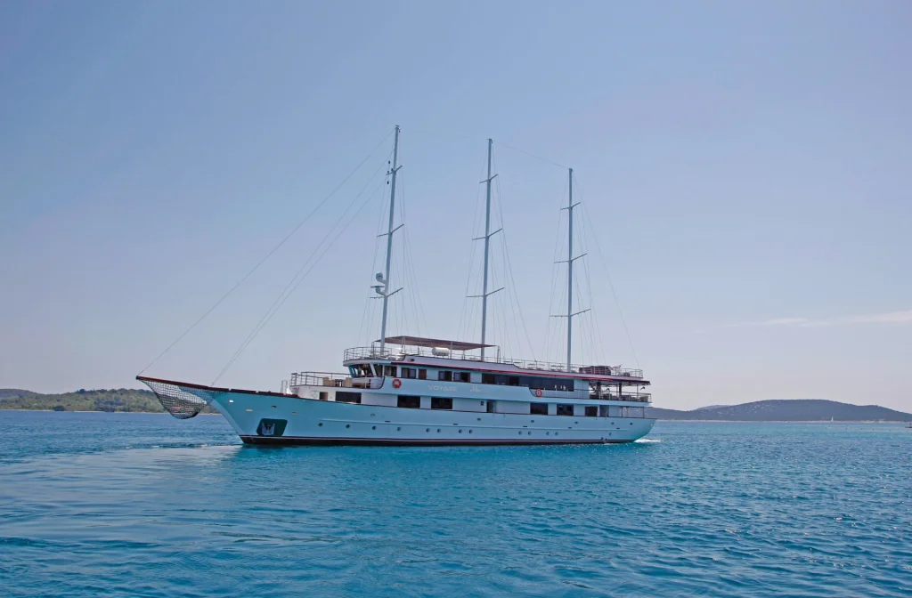 Schiff Voyage Aussenansicht Backbord