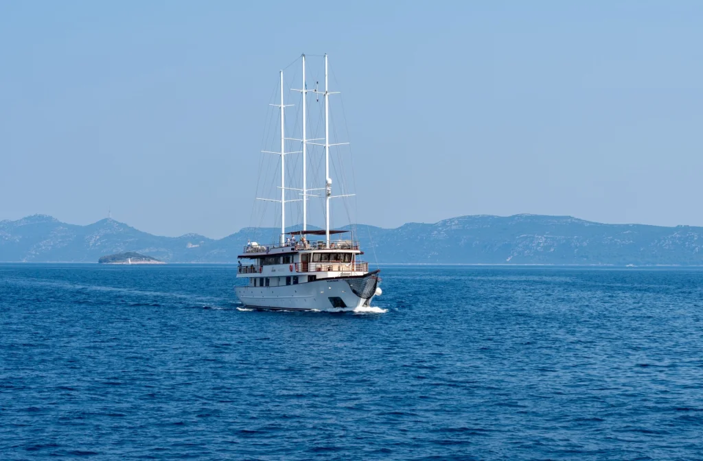 Schiff Voyage Aussenansicht Von Vorne