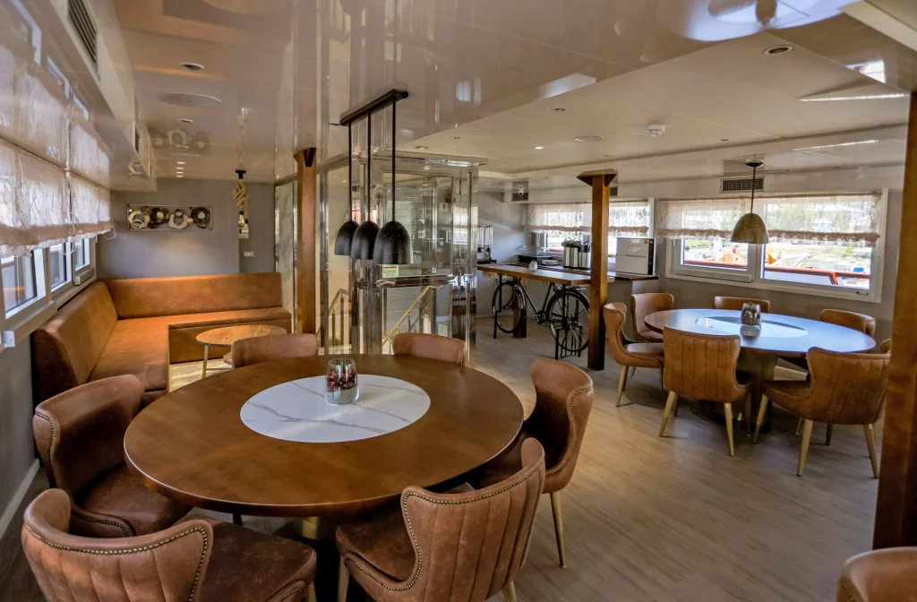 Schiff Voyage Salon Tisch Stuhl Sofa