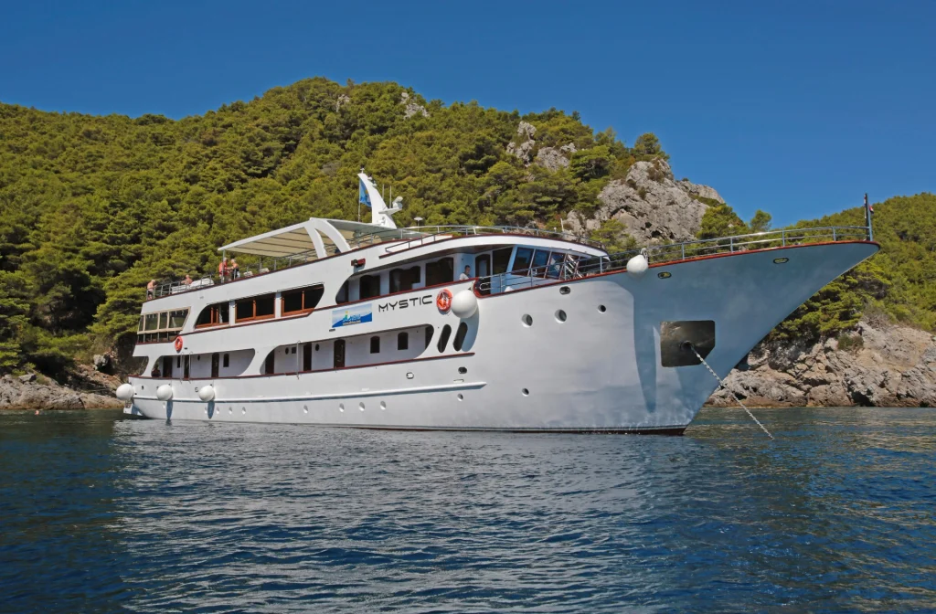 Schiff Mystic Aussenansicht Steuerbord