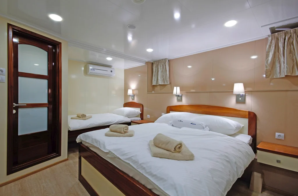 Schiff Mystic Kabine Auf Unterdeck Dreibett Tuer