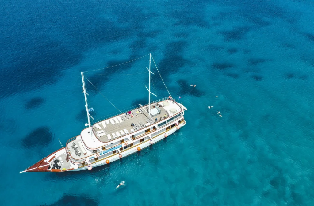 Schiff Amore Aussenansicht Von Oben