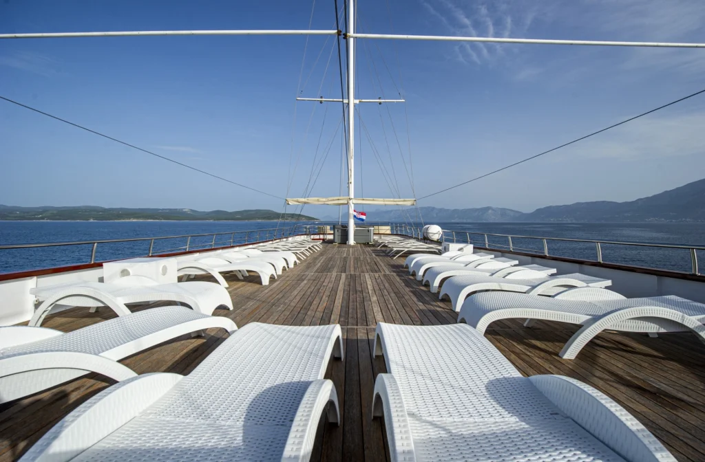 Schiff Amore Sonnendeck Liegestuhl