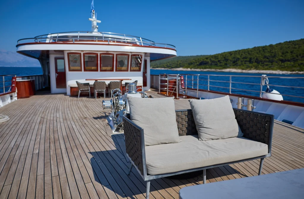 Schiff Azzurro Bug Sofa