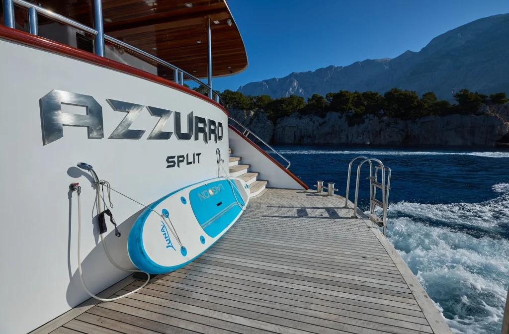 Schiff Azzurro Schwimmplatform