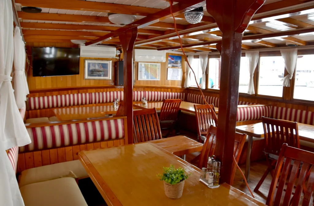 Schiff Toma Restaurant