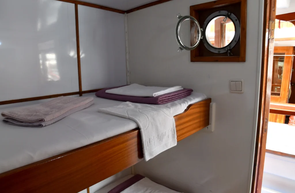 Schiff Viktorija Kabine Auf Hauptdeck Bett