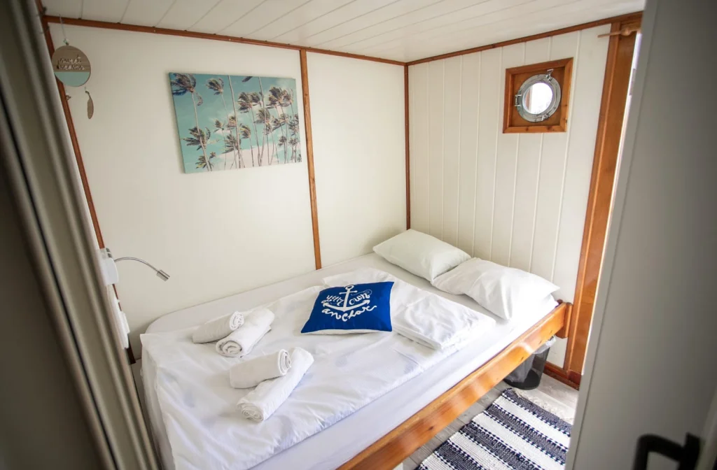 Schiff Lopar Kabine Auf Hauptdeck Bett