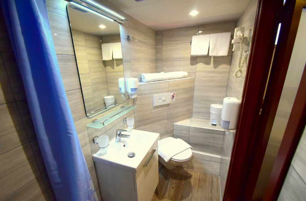 Schiff Inselhuepfen Equator Badezimmer