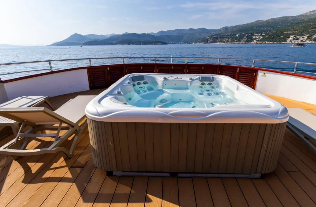 Schiff Equator Sonnendeck Jacuzzi