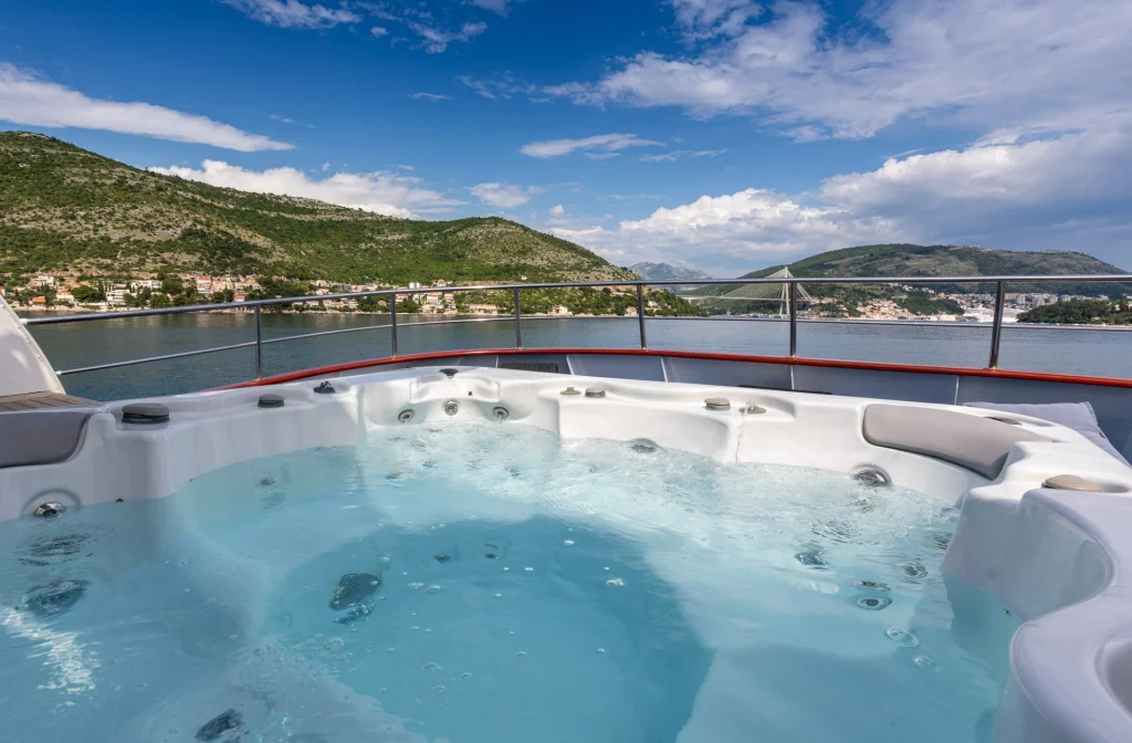 Schiff Princess Aloha Jacuzzi
