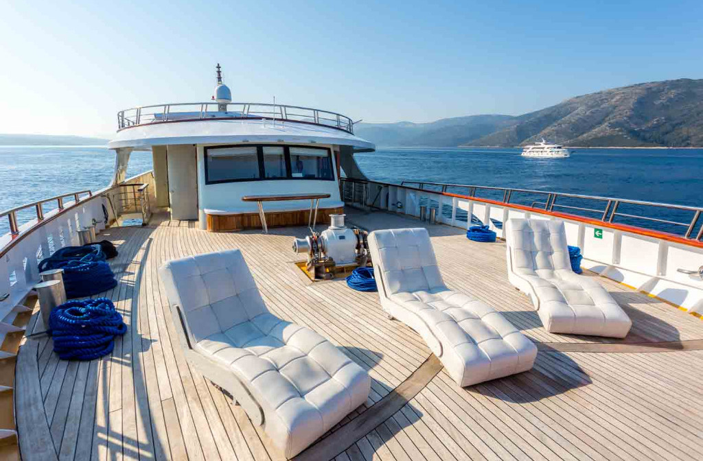 Schiff Inselhuepfen Prestige Sonnendeck