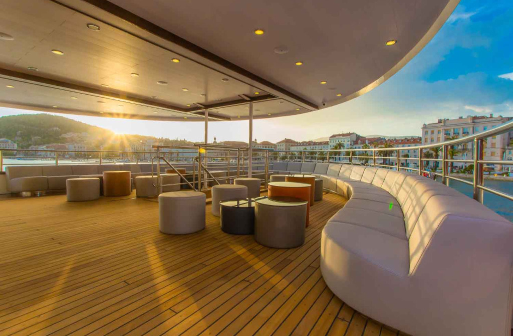 Schiff Inselhuepfen Avantgard Deck