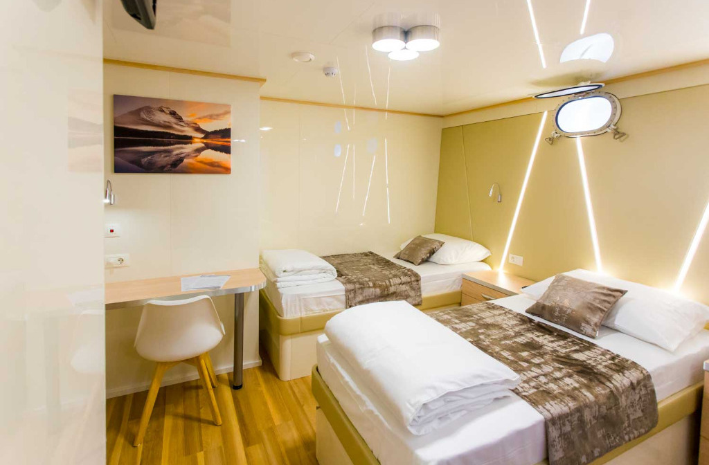 Schiff Kroatien Maritimo Twinkabine Bullauge
