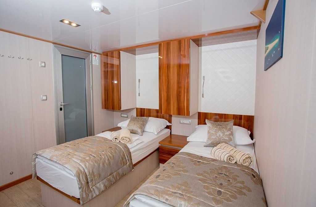 Schiff Inselhuepfen Ms Moonlight