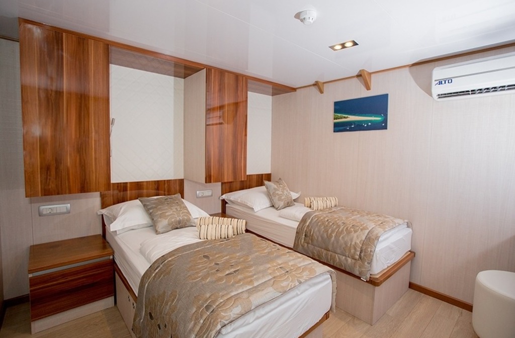 Schiff Inselhuepfen Ms Moonlight