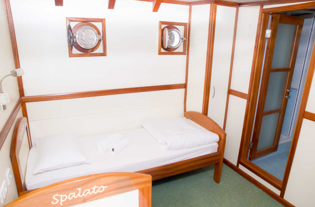 Schiff Kroatien Spalato Kabine Bullauge