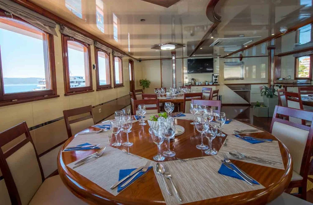 Schiff Inselhuepfen Diamond Restaurant