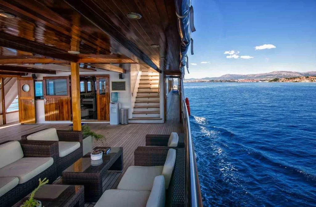 Schiff Inselhuepfen Diamond Terrasse2