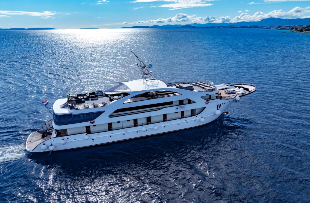 Schiff President Aussenansicht Steuerbord Sonnendeck