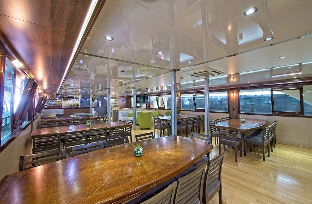 Schiff Inselhuepfen Kreuzfahrt President Restaurant