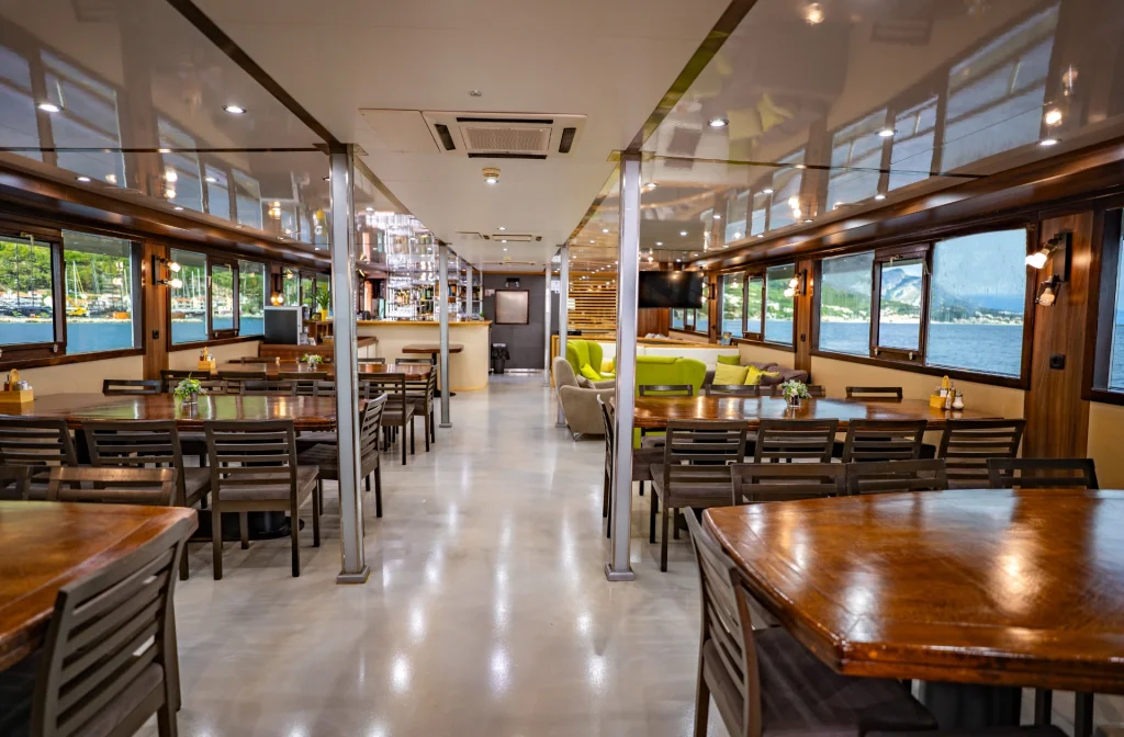 Schiff President Salon