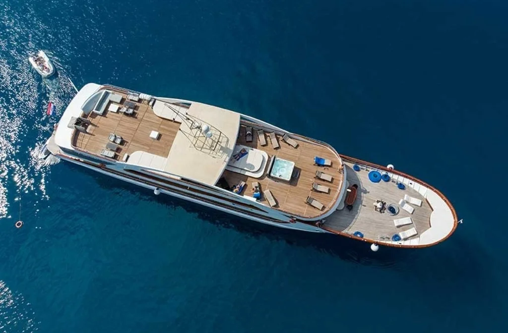 Schiff Inselhuepfen Kreuzfahrt President Aussenansicht