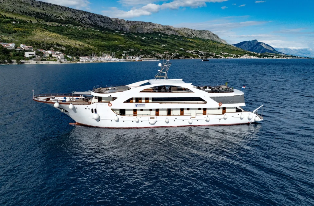 Schiff President Aussenansicht Backbord