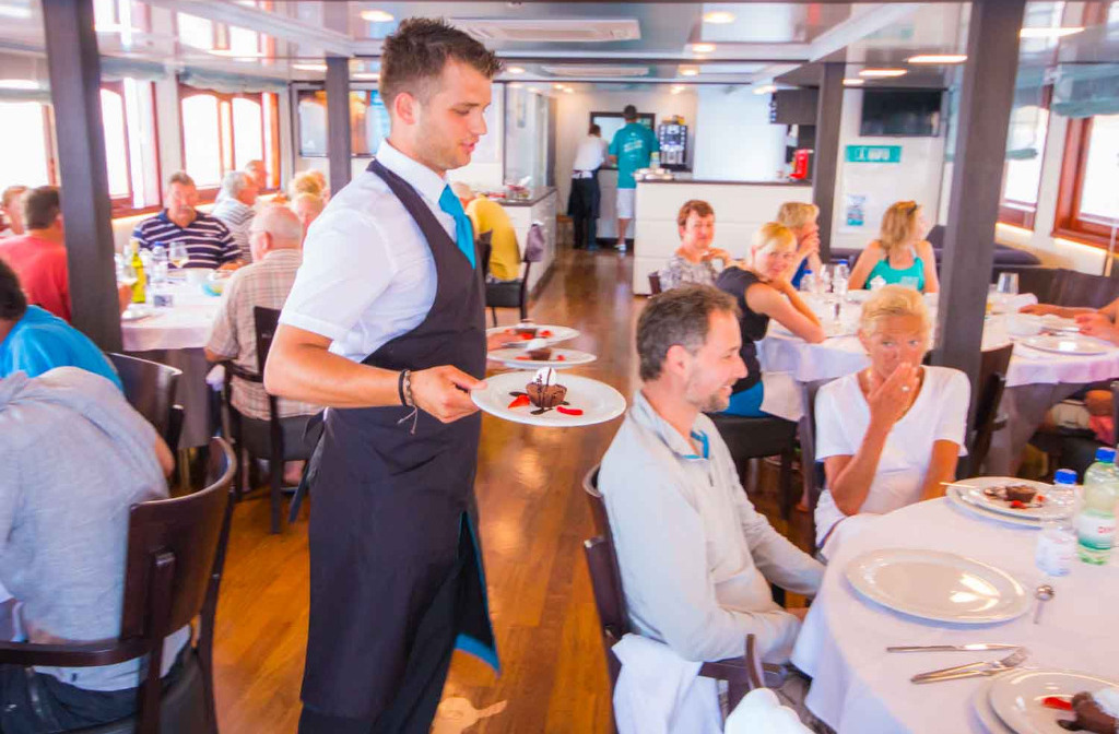 Schiff Kroatien Admiral Restaurant Essen