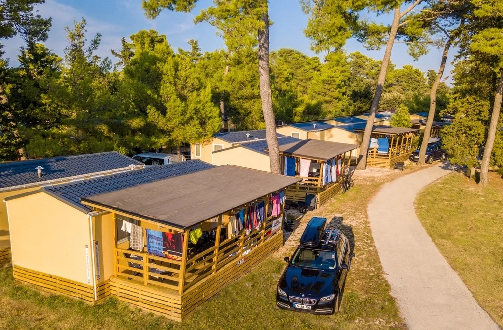 Kroatien Ferienanlagen Norddalmatien Nin Mobilehomeanlage Zaton Glamping Aussenansicht